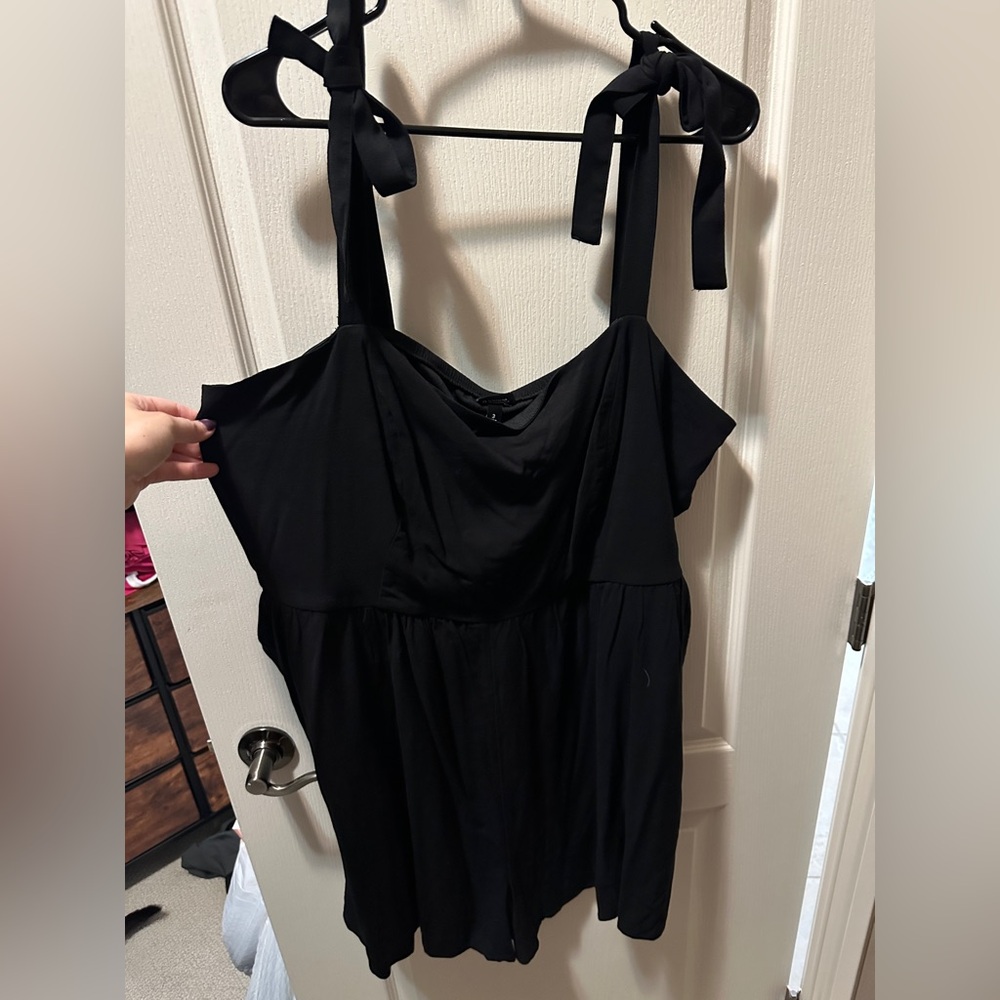 Black Tie-Shoulder Women’s Romper